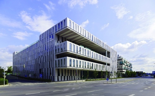 Amazon_Court.jpg, 468kB